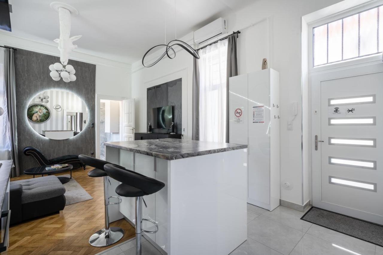 Galaxy Cube Apartment Budapest Exterior foto